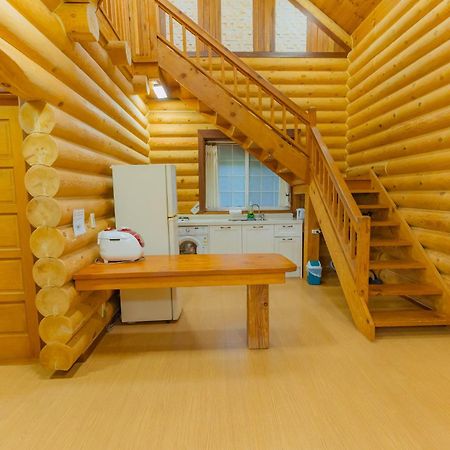 Jungmun Log Pension & Resort Σεογκουίπο Εξωτερικό φωτογραφία