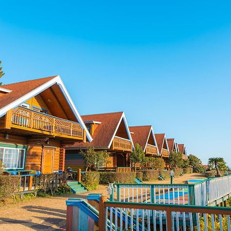 Jungmun Log Pension & Resort Σεογκουίπο Εξωτερικό φωτογραφία