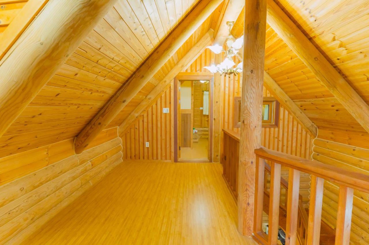 Jungmun Log Pension & Resort Σεογκουίπο Εξωτερικό φωτογραφία