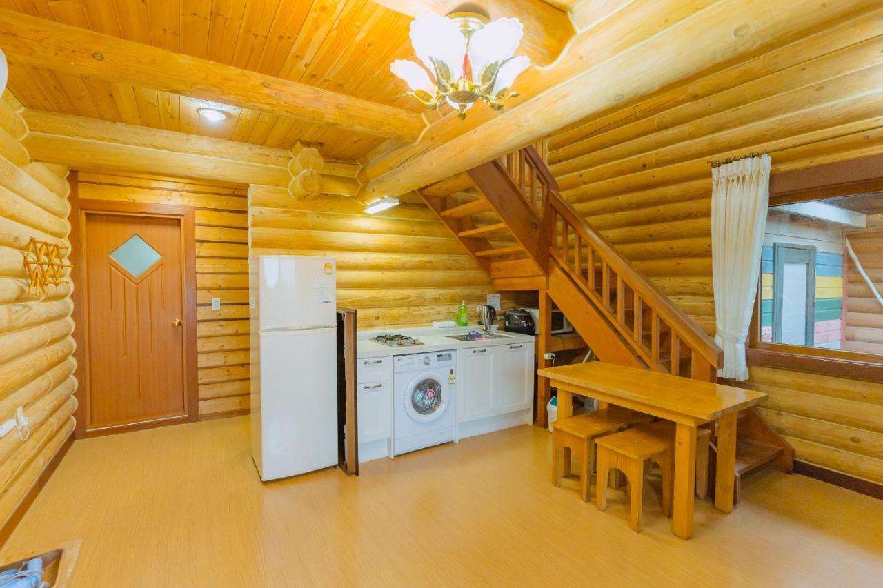 Jungmun Log Pension & Resort Σεογκουίπο Εξωτερικό φωτογραφία