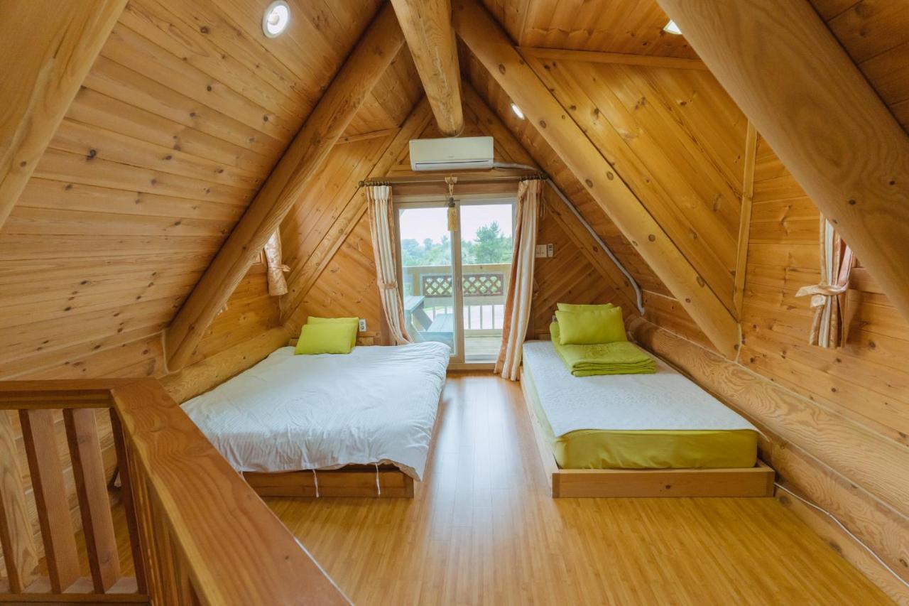 Jungmun Log Pension & Resort Σεογκουίπο Εξωτερικό φωτογραφία