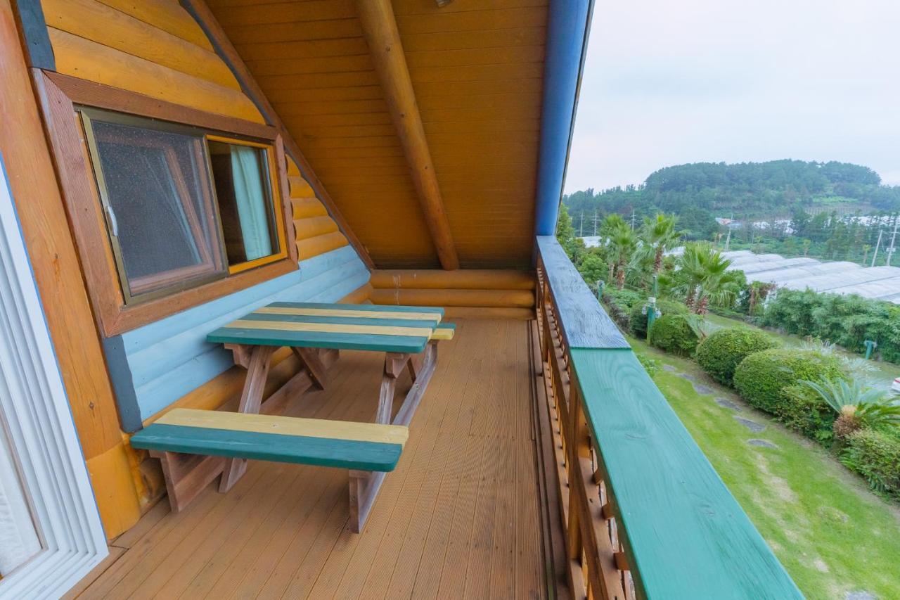Jungmun Log Pension & Resort Σεογκουίπο Εξωτερικό φωτογραφία
