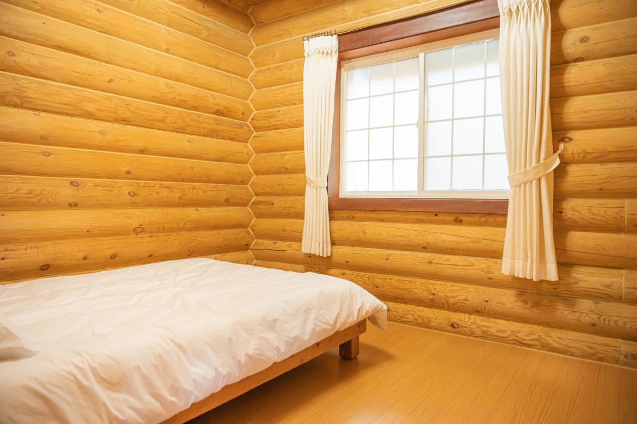 Jungmun Log Pension & Resort Σεογκουίπο Εξωτερικό φωτογραφία