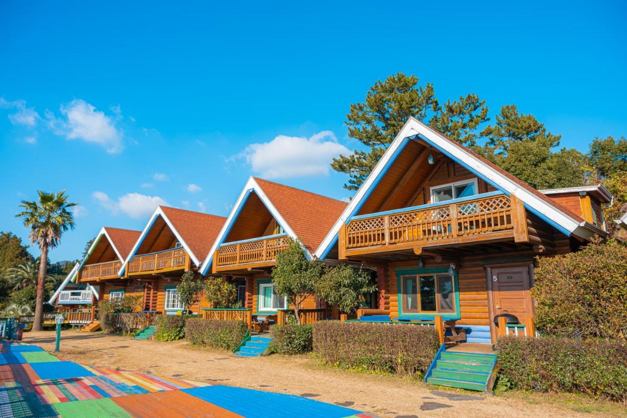 Jungmun Log Pension & Resort Σεογκουίπο Εξωτερικό φωτογραφία