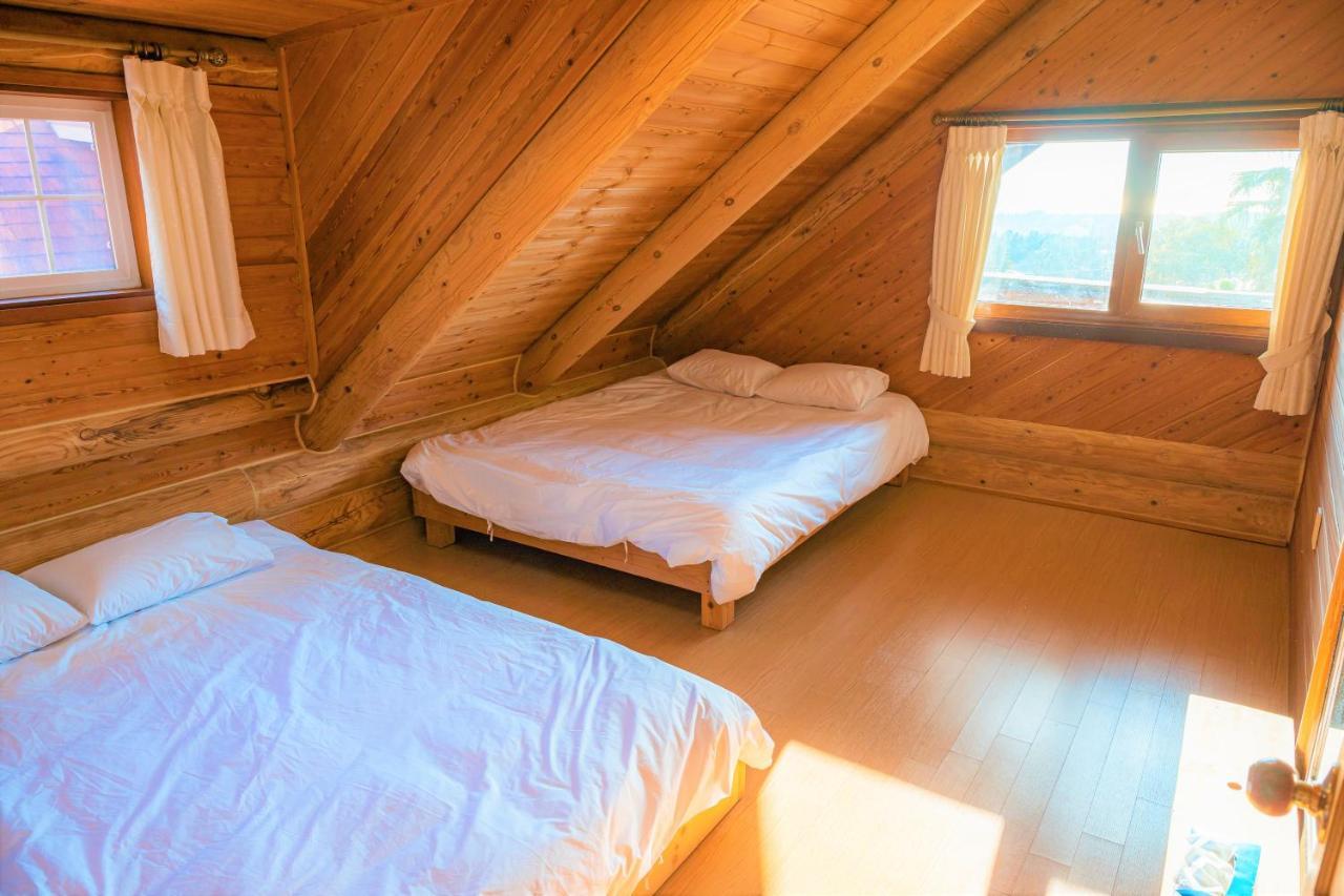 Jungmun Log Pension & Resort Σεογκουίπο Εξωτερικό φωτογραφία