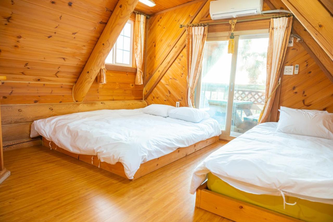 Jungmun Log Pension & Resort Σεογκουίπο Εξωτερικό φωτογραφία