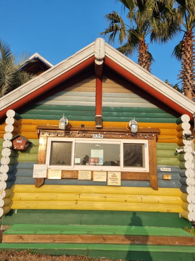 Jungmun Log Pension & Resort Σεογκουίπο Εξωτερικό φωτογραφία