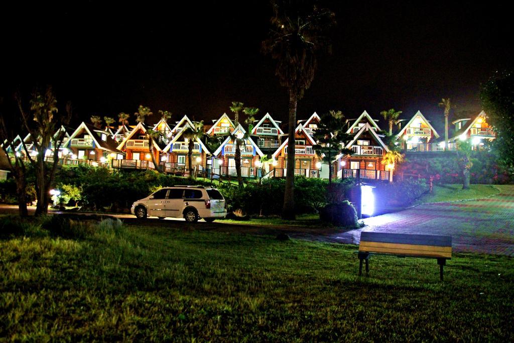 Jungmun Log Pension & Resort Σεογκουίπο Εξωτερικό φωτογραφία
