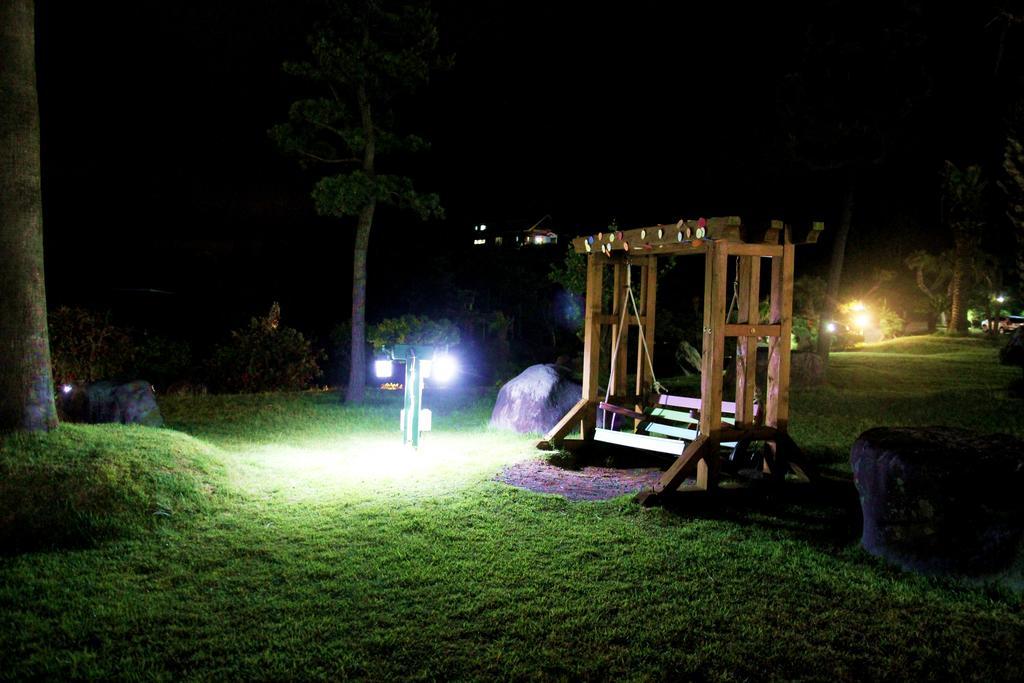 Jungmun Log Pension & Resort Σεογκουίπο Εξωτερικό φωτογραφία