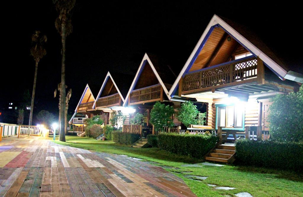 Jungmun Log Pension & Resort Σεογκουίπο Εξωτερικό φωτογραφία