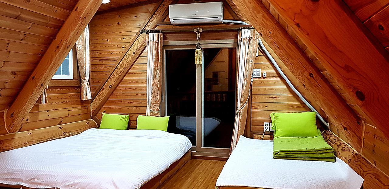 Jungmun Log Pension & Resort Σεογκουίπο Εξωτερικό φωτογραφία